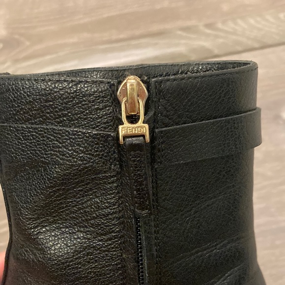 🎁FENDI WOMENS BLACK LEATHER WEDGE ANKLE BOOTS/ BOOTIES  - 37 - Picture 3 of 9